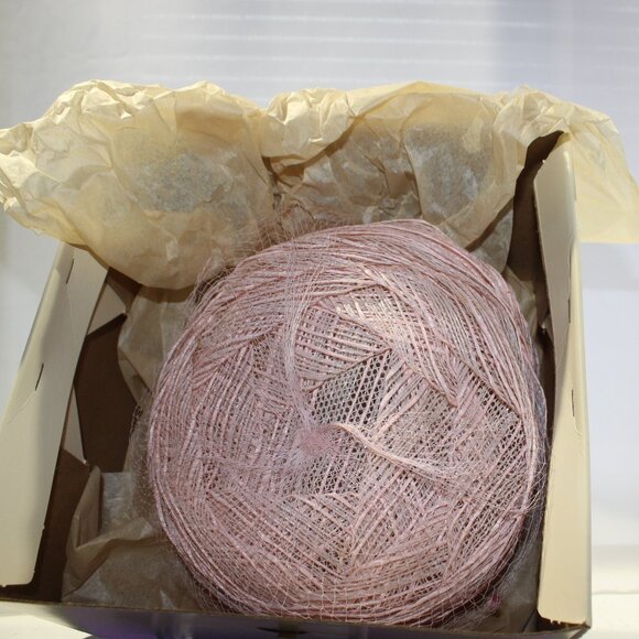 vintage 1940's LaRose Debette Pillbox hat with veil in original box - Picture 3 of 9